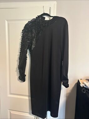Elegant Black Long-Sleeve One-Shoulder Ruffle Dress